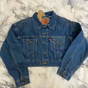 Levi’s cropped denim jacket